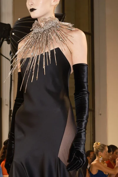Look 11